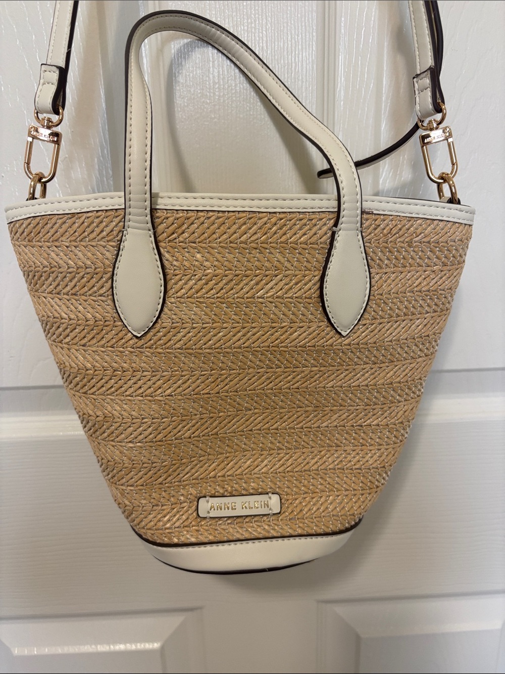 Anne Klein Natural Straw Tote with Cream Trim & matching wristlet